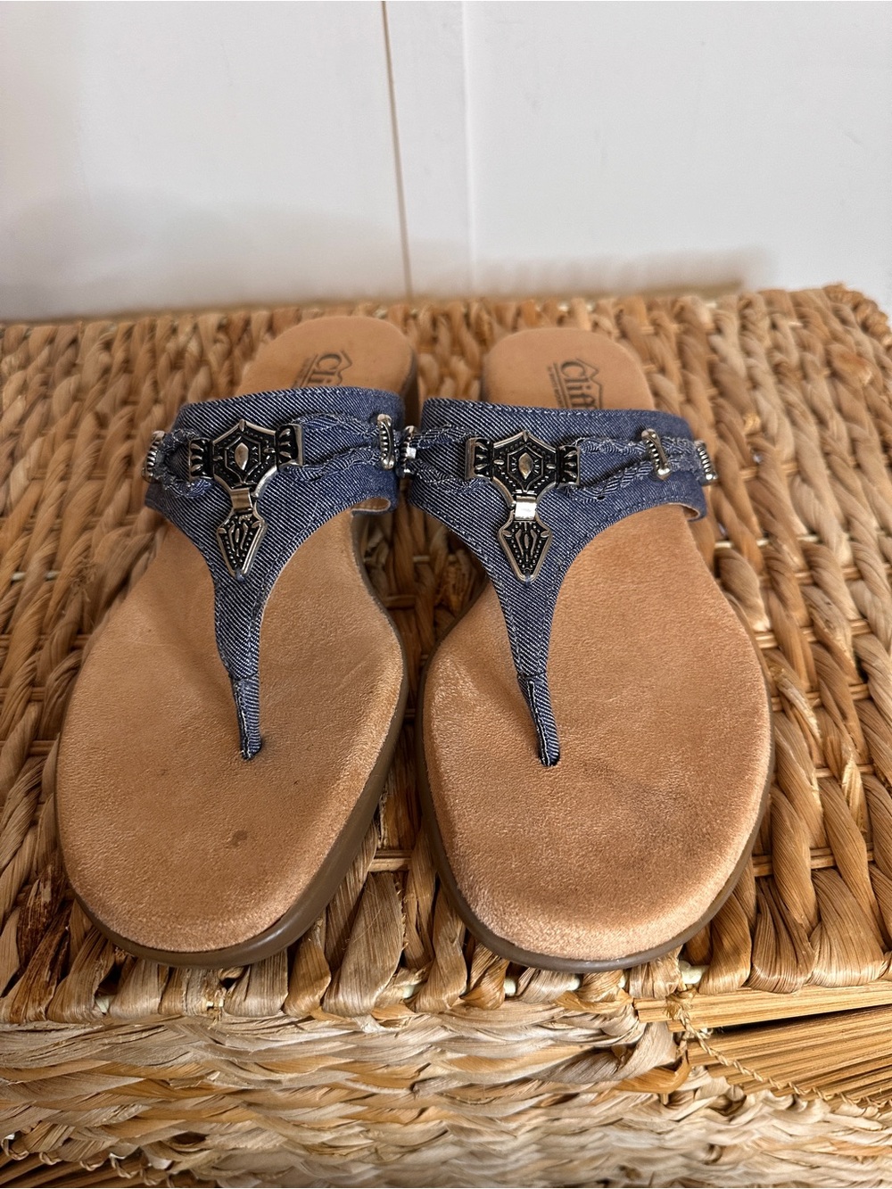 Cliffs by WHITE MOUNTAIN Denim Blue Thong Sandals with Metallic Accents